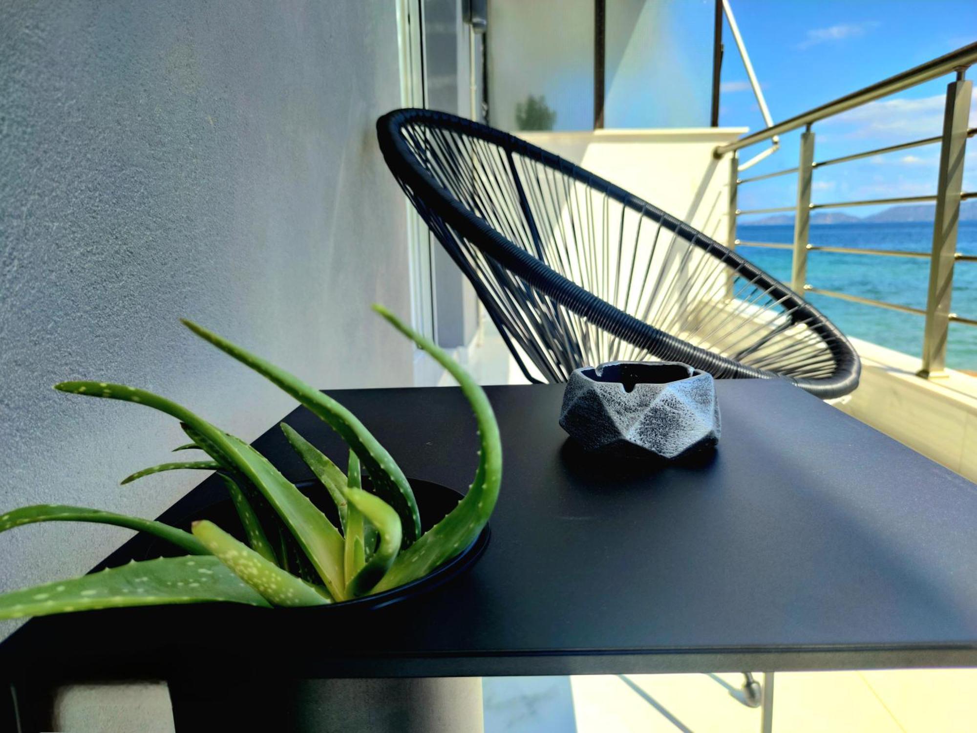 Black & White Seaside House Kalamia Corinth エクステリア 写真