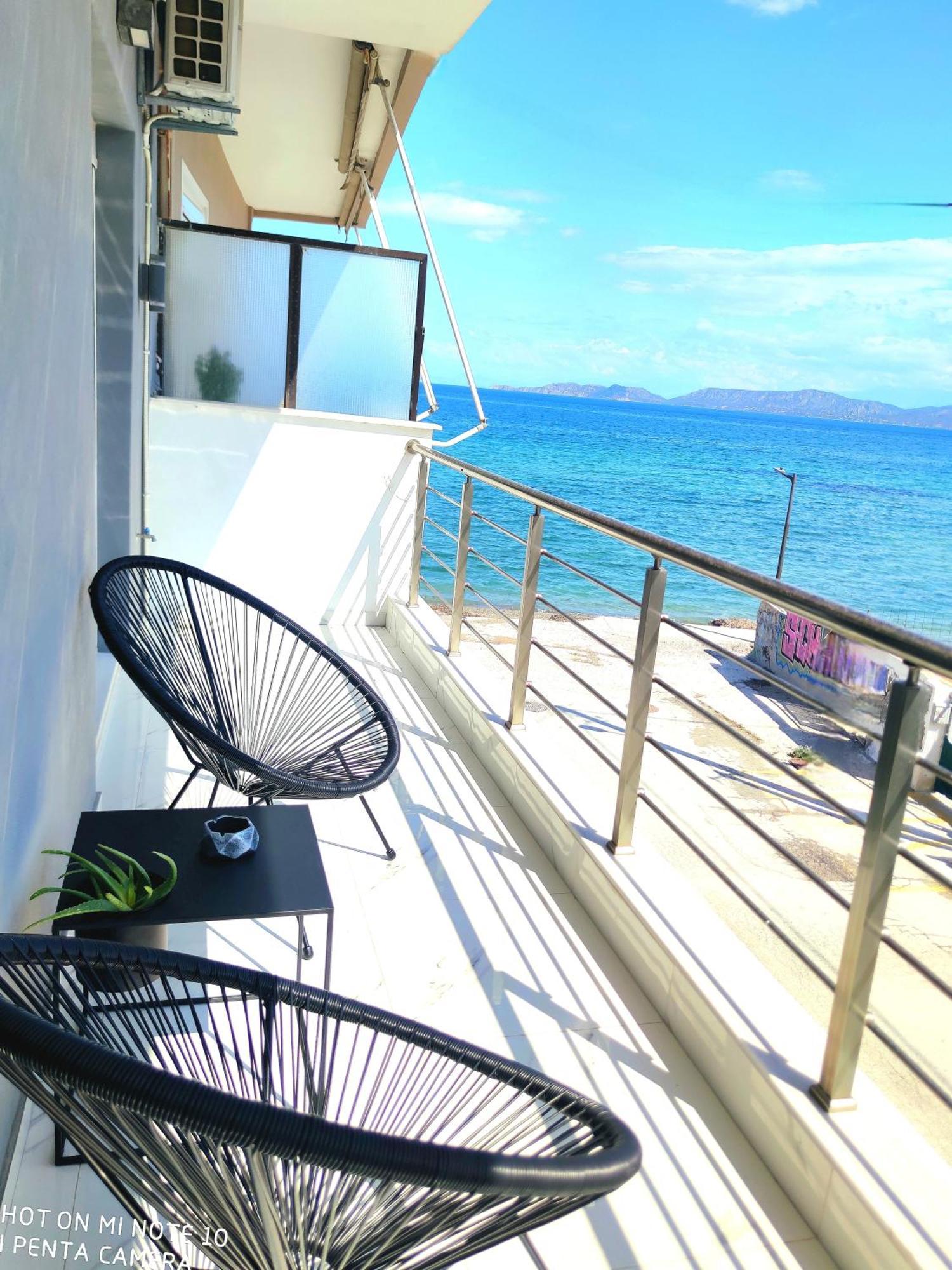 Black & White Seaside House Kalamia Corinth エクステリア 写真